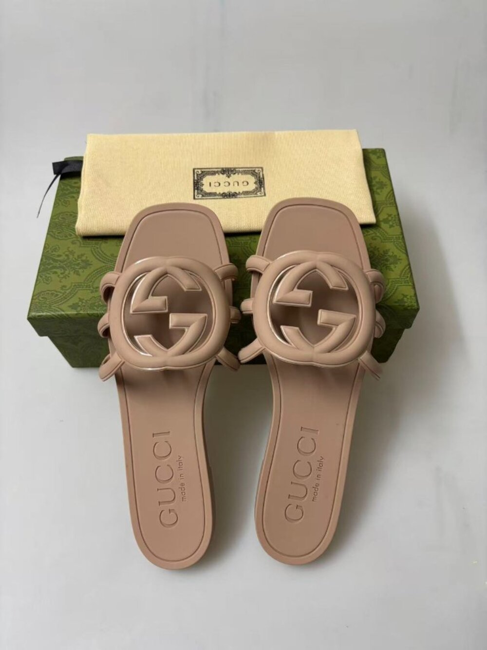 New Gucci Interlocking G Rubber Slides - Light Beige - Size 38